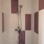 Salle de douche bientôt terminé - Zoom sur l'intérieur